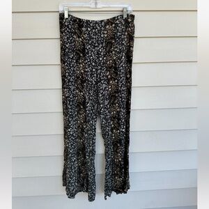 || Promesa || Cropped Floral Pants